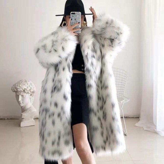 Wholesale Winter Black Spotted White Faux Fox Fur Overcoat Women's Teddy Coat - Image 4